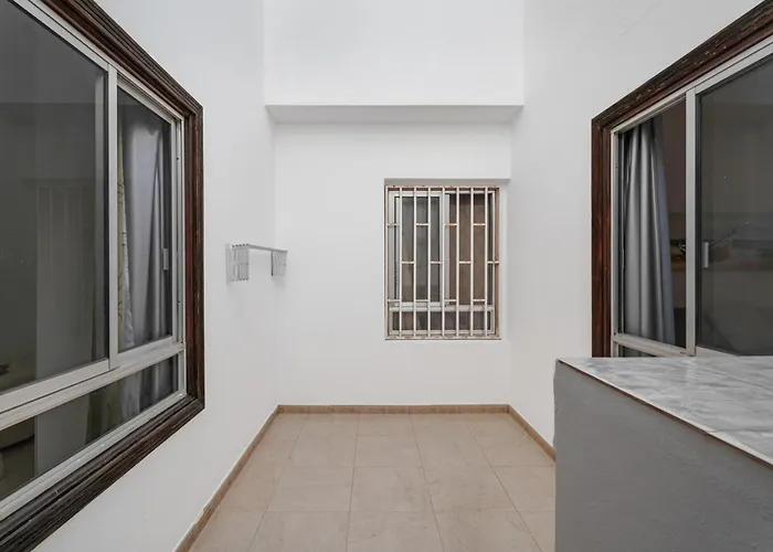 Sunset Lux Floritas 公寓 *